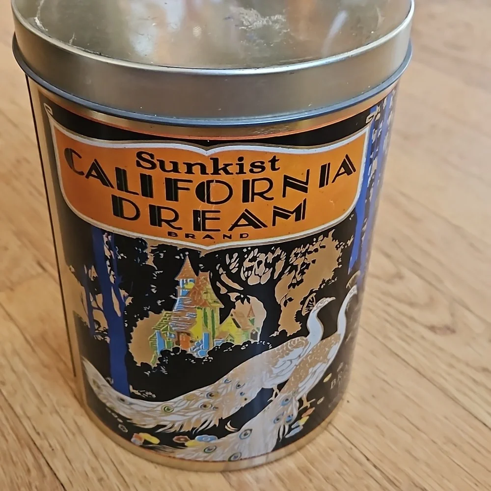 Vintage Advertising Sunkist California Dream tin